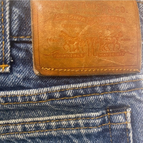 Vintage Levi's Jeans Levis for Men with A Skosh More Room Leather Tab - Picture 6 of 10